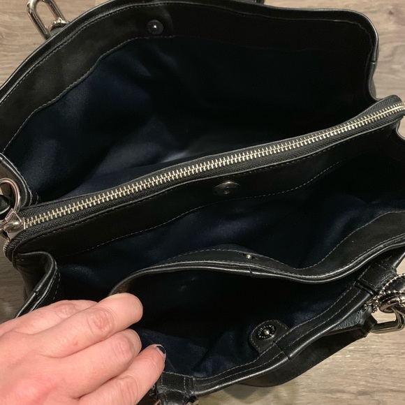 Coach Chelsea Leather Shoulder Purse - Picture 4 of 7